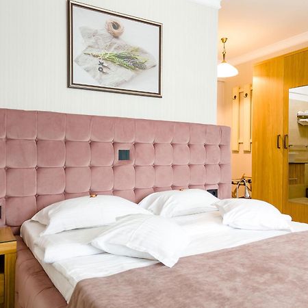 Hotel Roser House Boutique - Pe Malul Lacului Colibiţa מראה חיצוני תמונה