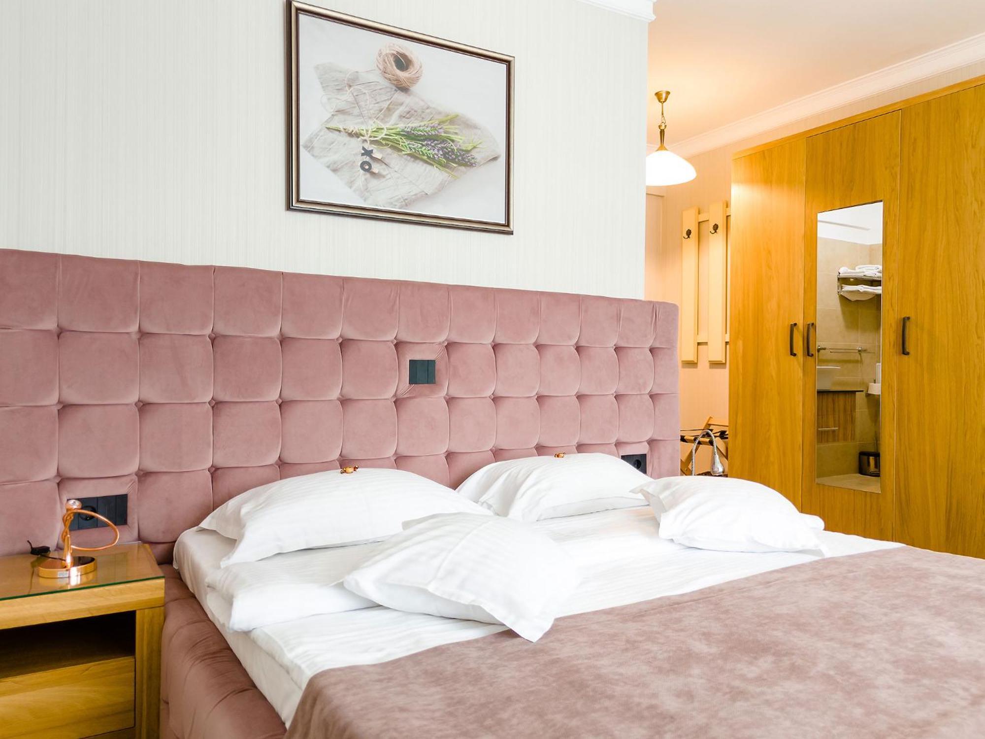 Hotel Roser House Boutique - Pe Malul Lacului Colibiţa מראה חיצוני תמונה